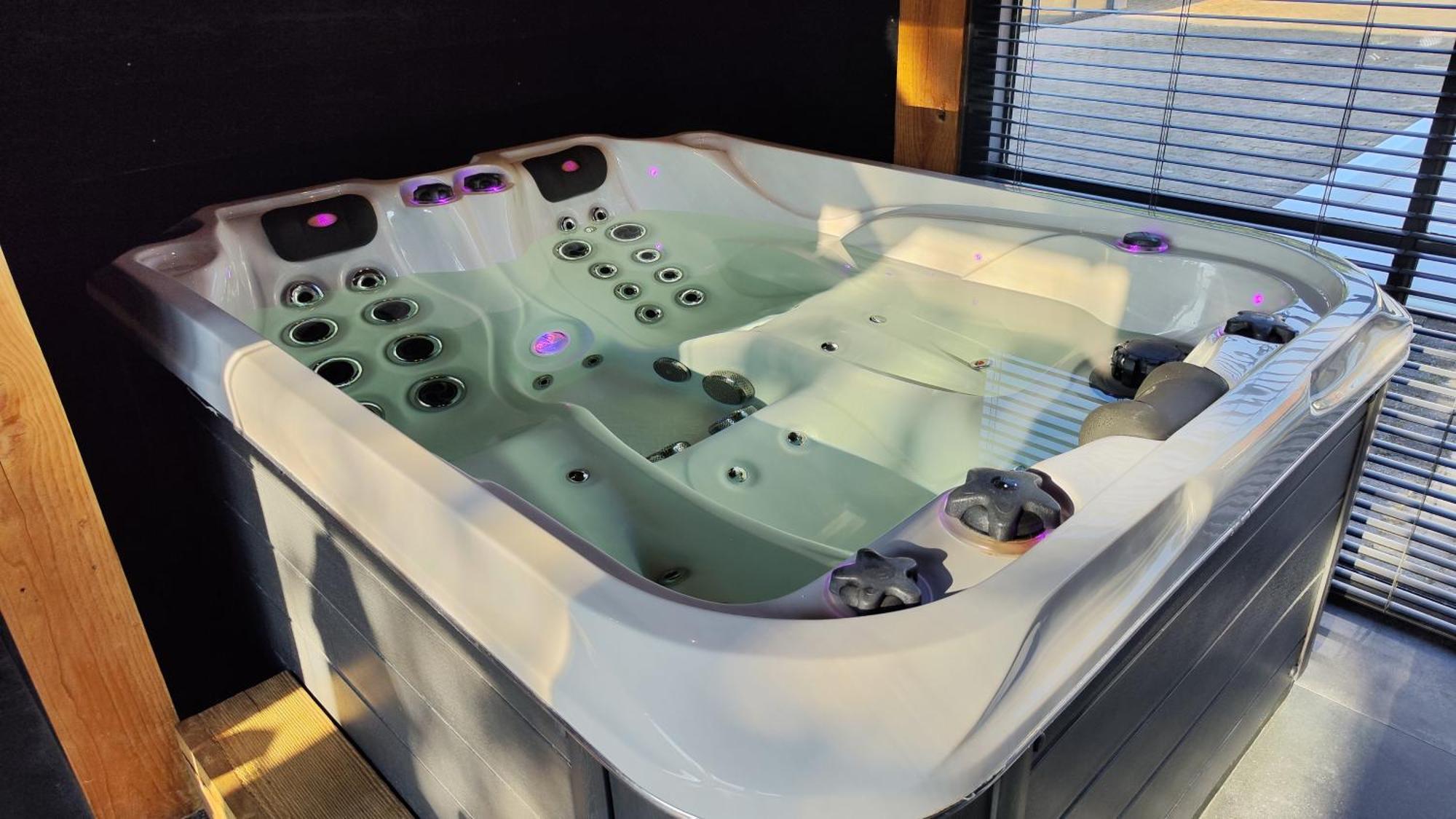 Luxe Met Bubbelbad Herveld